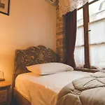 4 1940 Hotel