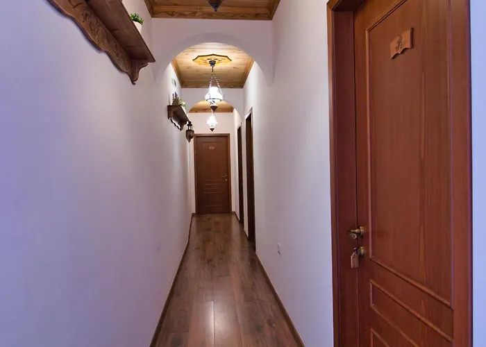 4 1940 3* Gjirokaster