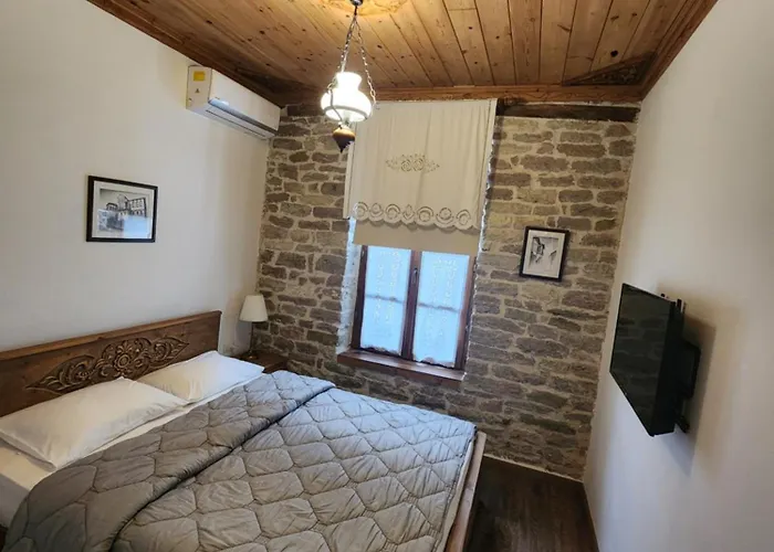 Hotel 4 1940 Gjirokaster