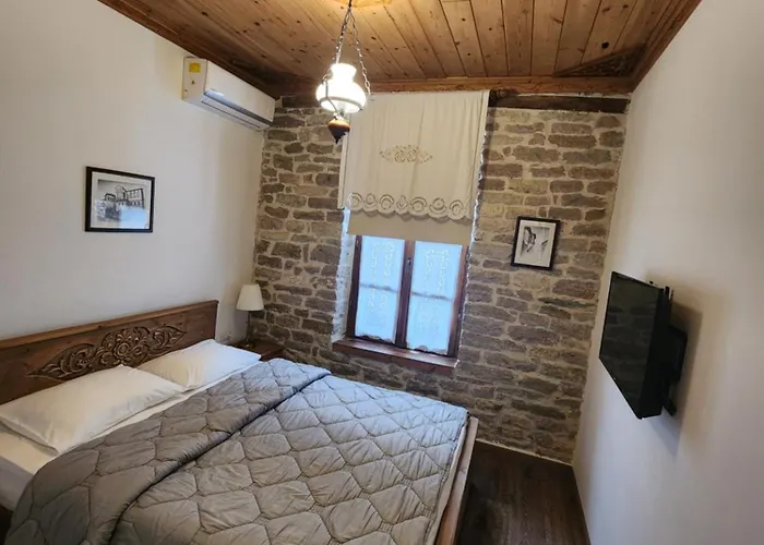 Hotel 4 1940 Gjirokaster